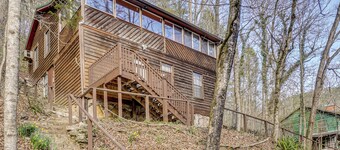 Private Hot Tub! Hillside Smokies Base Camp