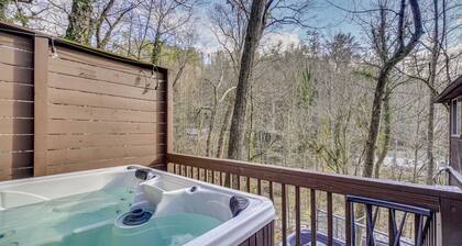 Private Hot Tub! Hillside Smokies Base Camp