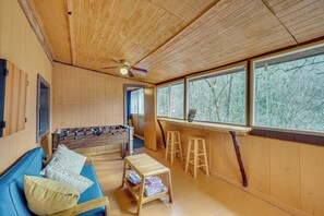 Interior - Private Hot Tub! Hillside Smokies Base Camp (Townsend)