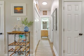 Apartment (2 Bedrooms) | Interior - < 1 Mi to Beach: 30A Escape w/ Bikes + Pool Access (Santa Rosa Beach)