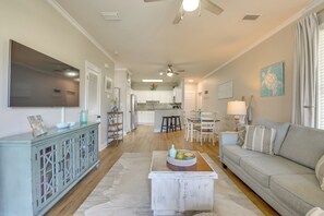 Interior - < 1 Mi to Beach: 30A Escape w/ Bikes + Pool Access (Santa Rosa Beach)