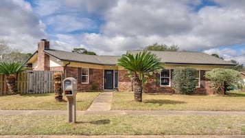 House (2 Bedrooms) | Front of property