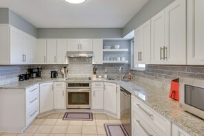 Interior - 4 Mi to Garniers Beach Park: Home w/ Private Pool! (Fort Walton Beach)