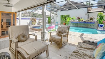 House (5 Bedrooms) | Interior