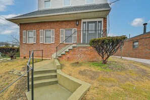 Apartment (4 Bedrooms) | Interior - Easy NYC Access! Yonkers Apt 1/2 Mi to Metro-north (Yonkers)