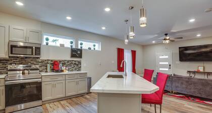 Sleek & Central! Houston Stay Near Med Center