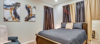 Sleek & Central! Houston Stay Near Med Center