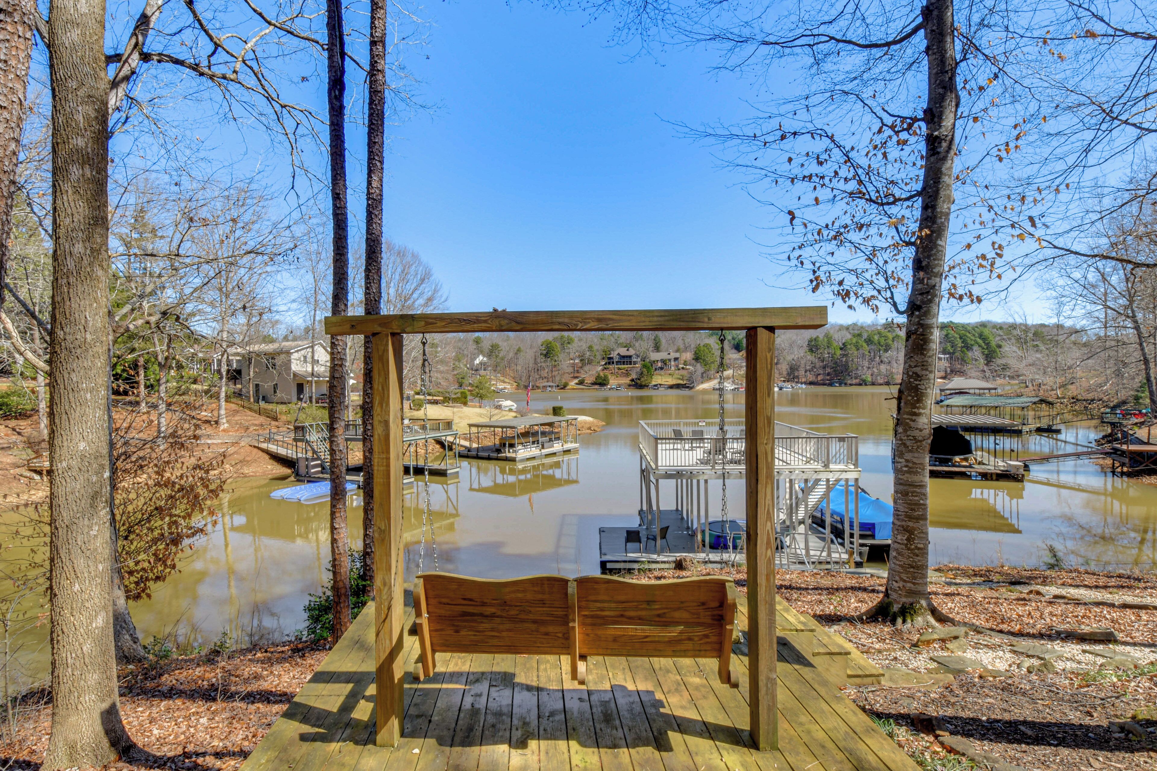 House (4 Bedrooms) | Depan hartanah