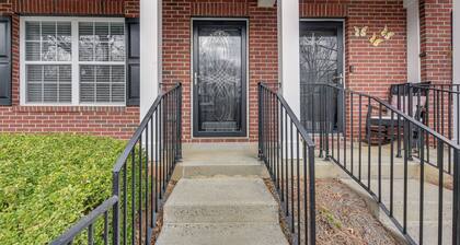 Dog-friendly Townhome w/ Patio in Charlotte Area!