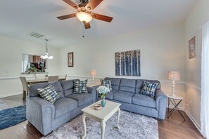 Interior - Dog-friendly Townhome w/ Patio in Charlotte Area! (Matthews)