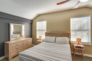 Interior - Community Pool Access! Sleepy Hollow Lake Hideaway (Athens)