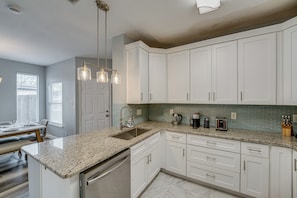 Apartment (3 Bedrooms) | Interior - Pet Friendly! Renovated Arlington Home Near At&t (Arlington)