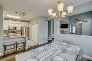 Apartment (3 Bedrooms) | Interior - Pet Friendly! Renovated Arlington Home Near At&t (Arlington)