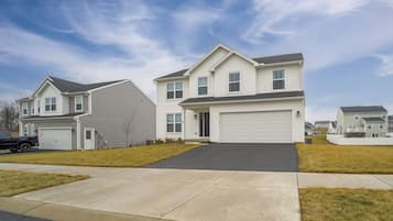 House (4 Bedrooms) | Interior