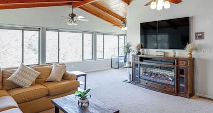 Mtn-view Getaway w/ Game Room, 1 Mi to Kern River!