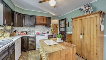 Rumah (4 Bedrooms) | Interior