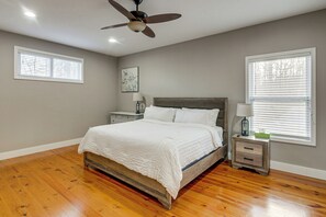 House (3 Bedrooms) | Interior - Lakefront Getaway w/ Boat Slip & Dock in Sparta! (Milledgeville)