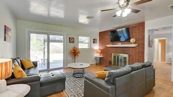 House (4 Bedrooms) | Interior