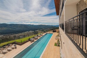 Piscine couverte, piscine extérieure