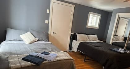 Lakeside house, conveniently located for families