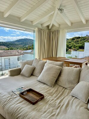 Interior - Sardinian villa with swimming pool, barbecue and sea view (Budoni)