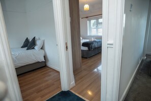 3 habitaciones, wifi gratis y ropa de cama 