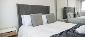 City Oasis - Sleeps 6 - Near Co-op Live & Stadium