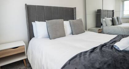 City Oasis - Sleeps 6 - Near Co-op Live & Stadium