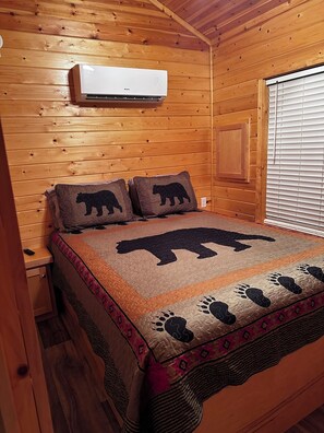Bedroom - Riverbend Cabin – Cozy 2-Person Retreat on the Cullasaja River (Franklin)