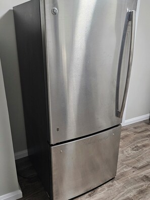 Interior - Modern Comfort Haven | Near Reversing Falls Bridge (Saint John)