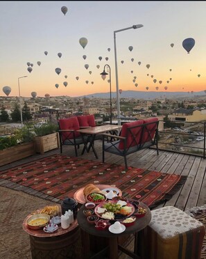 Luxury Suite, Valley View | Outdoor dining - Göreme Rock Cave (NEVŞEHİR)