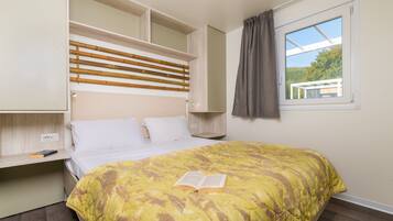 Mobile Home | 2 bedrooms, individually furnished