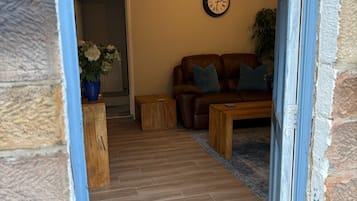 House, 1 Bedroom | Living room | Books