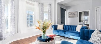 Modern 3-Bed Apt-Parking & W/D