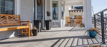 Modern 3-Bed Apt-Parking & W/D