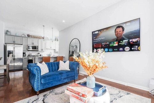 Modern 3-Bed Apt-Parking & W/D