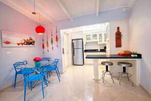 Dining - 5-Min Walk to Jacó Beach  Shops, Tours & Dining Nearby (Jaco)