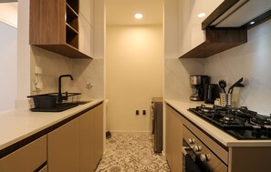 House - w Sunny 1BR w Balcony in Vibrant San Isidro (Lima)