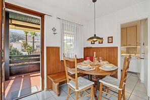 Apartament familiar, diversos dormitoris (Casa Viola Panorama) | Servei de restauració