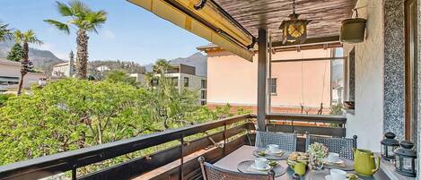 家庭公寓, 多間臥室 (Casa Viola Panorama) | 室外用餐