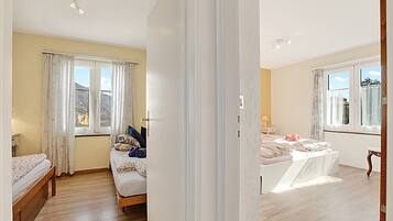 Family Apartment, Multiple Bedrooms (Casa Viola Panorama) | 2 bedrooms, iron/ironing board, free WiFi, bed sheets