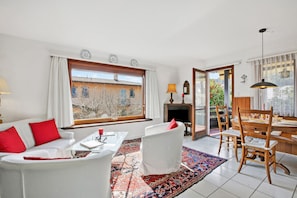 家庭公寓, 2 間臥室, 露台 (Casa Viola Panorama in Losone for 4) | 客廳