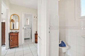 Familienapartment, Mehrere Schlafzimmer (Casa Viola Panorama) | Badezimmer
