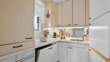 Familienapartment, Mehrere Schlafzimmer (Casa Viola Panorama) | Eigene Küche | Kühlschrank, Ofen, Herdplatte, Geschirrspüler