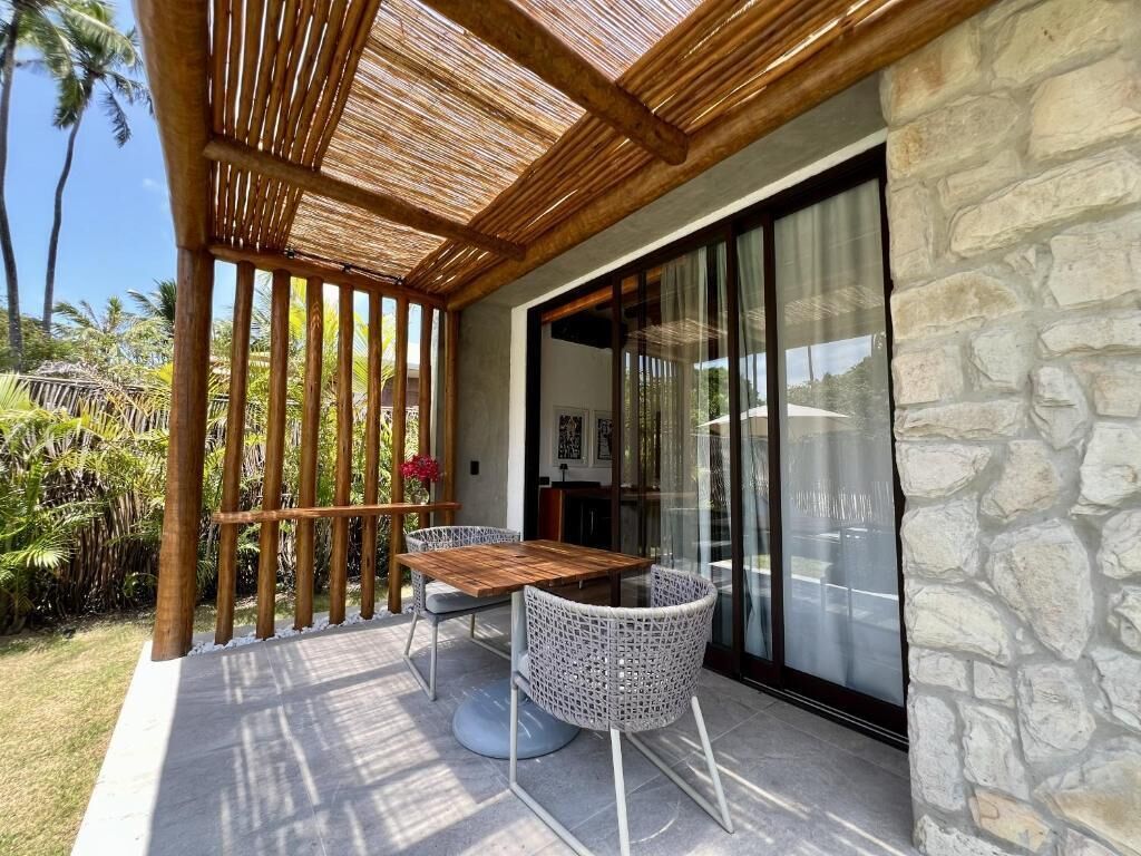 Luxury Bungalow, Lanai, Garden View | Outdoor dining