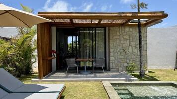 Bangalô superluxo, vista para a piscina | Piscina