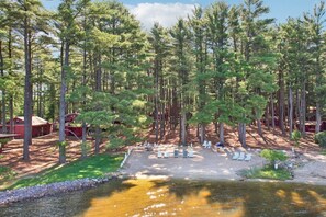 Property grounds - Johnny`s Lucky 13 at Island Pointe (Wisconsin Dells)