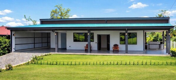 Exterior - Charming 2-bedroom villa with AC in peaceful  de La Fortuna, San Carlos (San Carlos)