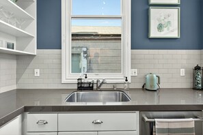 Interior - Cow Hollow-Marina  2-bedroom top floor duplex (San Francisco)