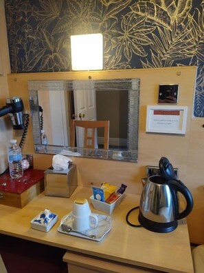 Deluxe Single Room, Resort View | Interior